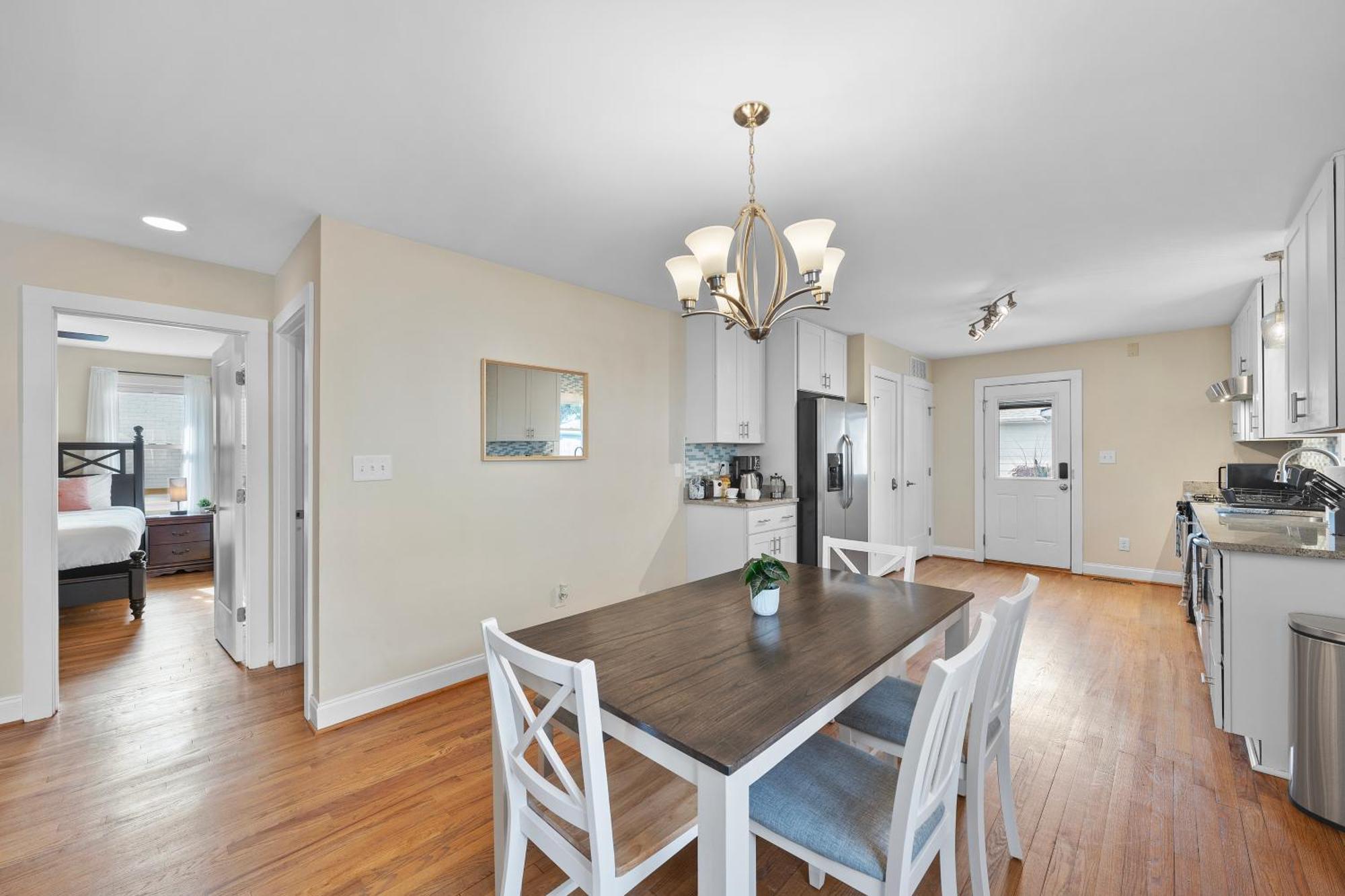 Charming Dt 3-Bed Bungalow With Fenced-In Yard Raleigh Exterior photo
