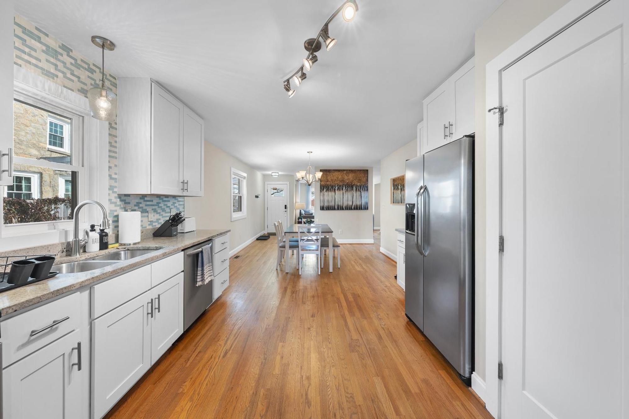 Charming Dt 3-Bed Bungalow With Fenced-In Yard Raleigh Exterior photo