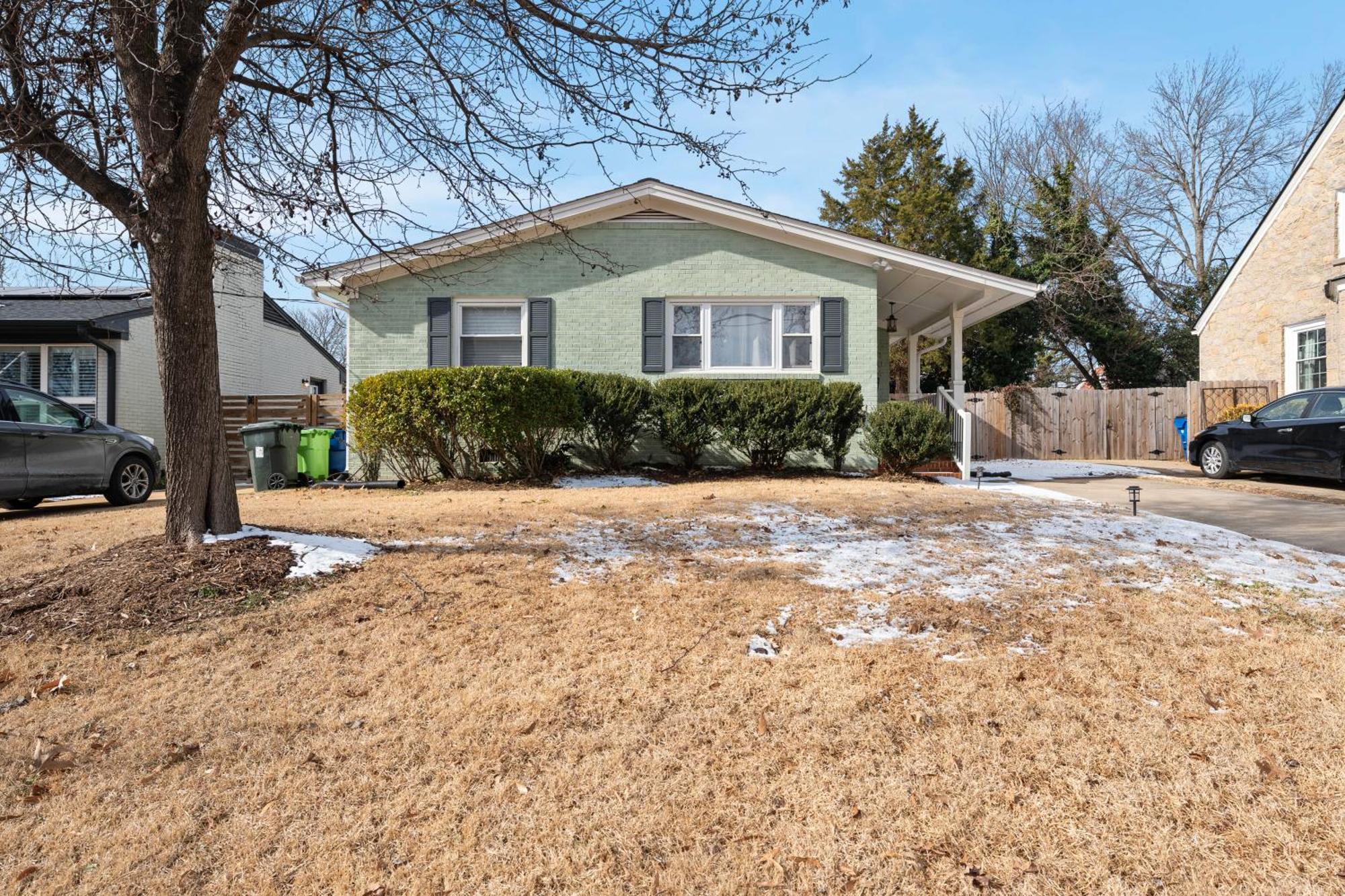 Charming Dt 3-Bed Bungalow With Fenced-In Yard Raleigh Exterior photo