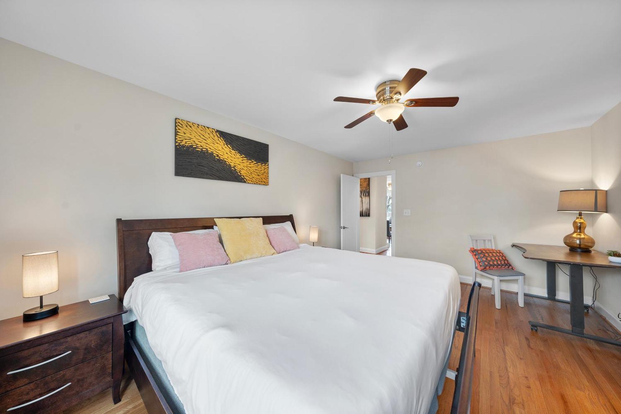 Charming Dt 3-Bed Bungalow With Fenced-In Yard Raleigh Exterior photo