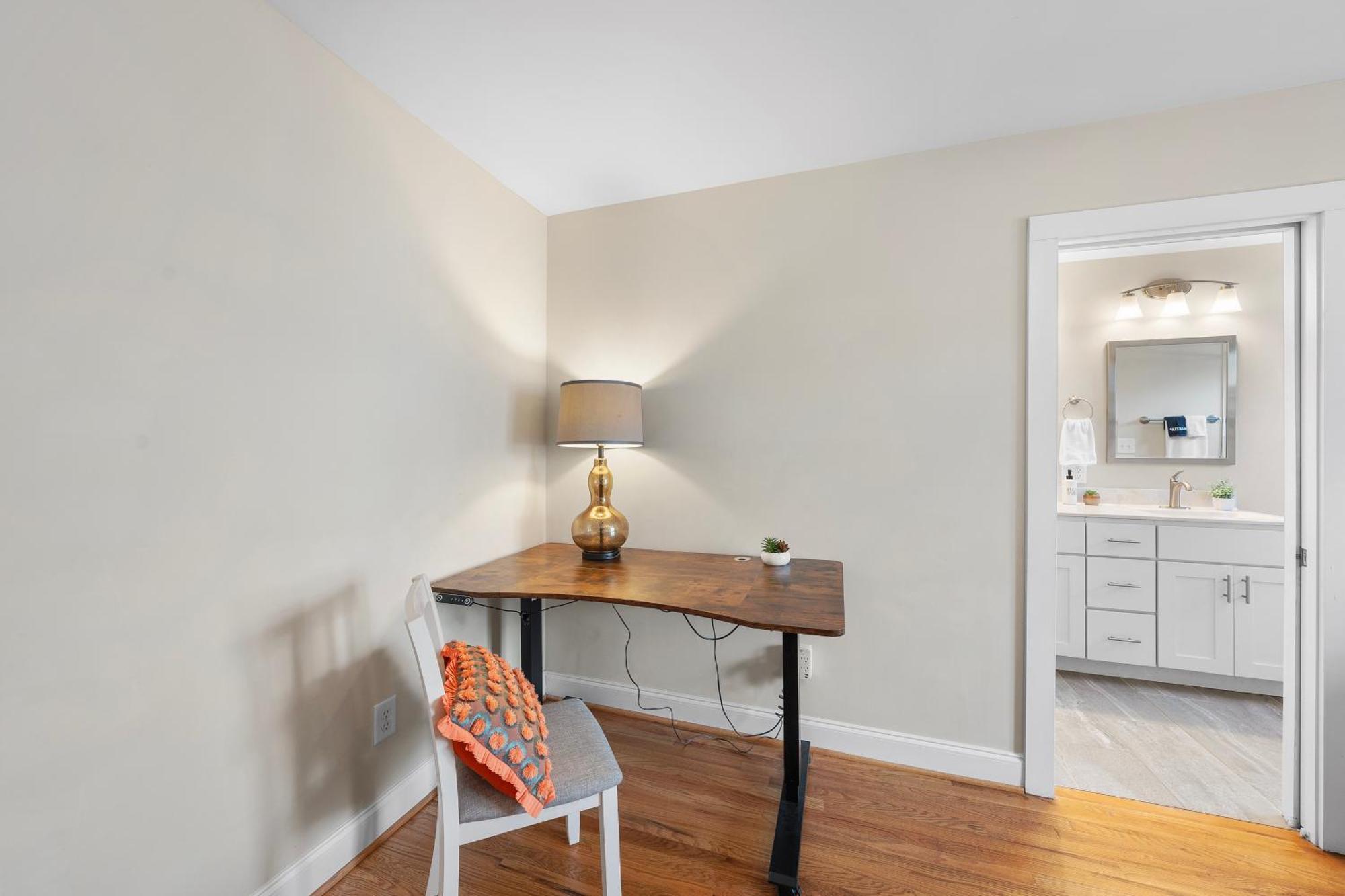 Charming Dt 3-Bed Bungalow With Fenced-In Yard Raleigh Exterior photo